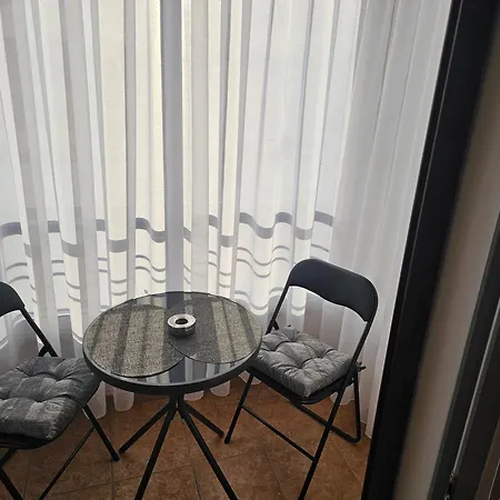 Apartment Yana *